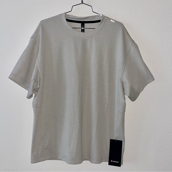 FINAL RESTOCK! Mens Lululemon LINEN RELAXED FIT TRAIN SS, MSRP $78 - Picture 11 of 11